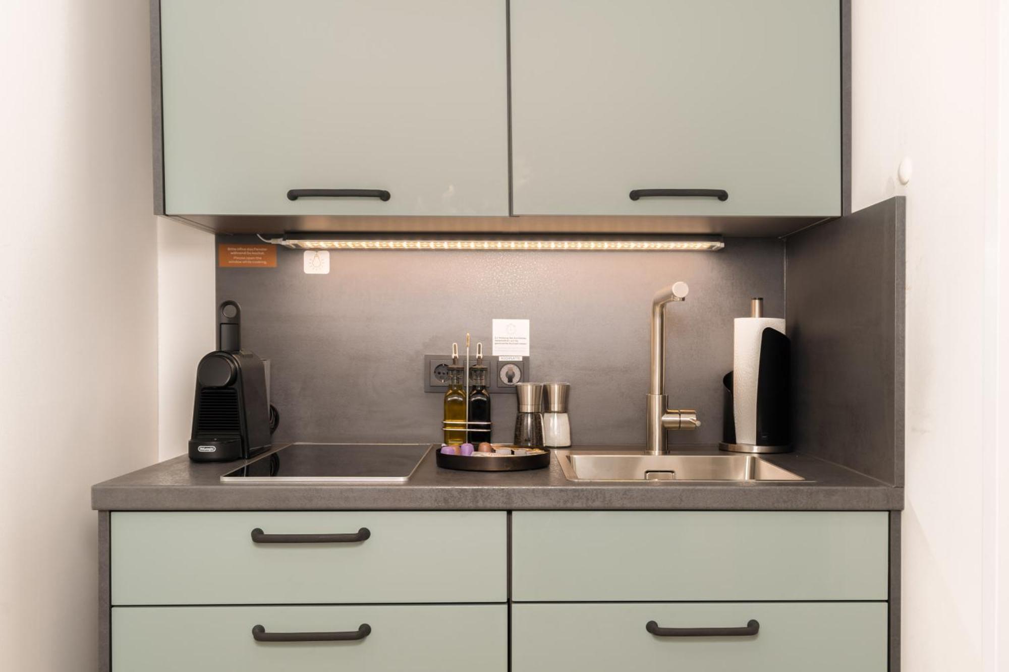 Limehome Vienna Favoritenstr. Bilik gambar
