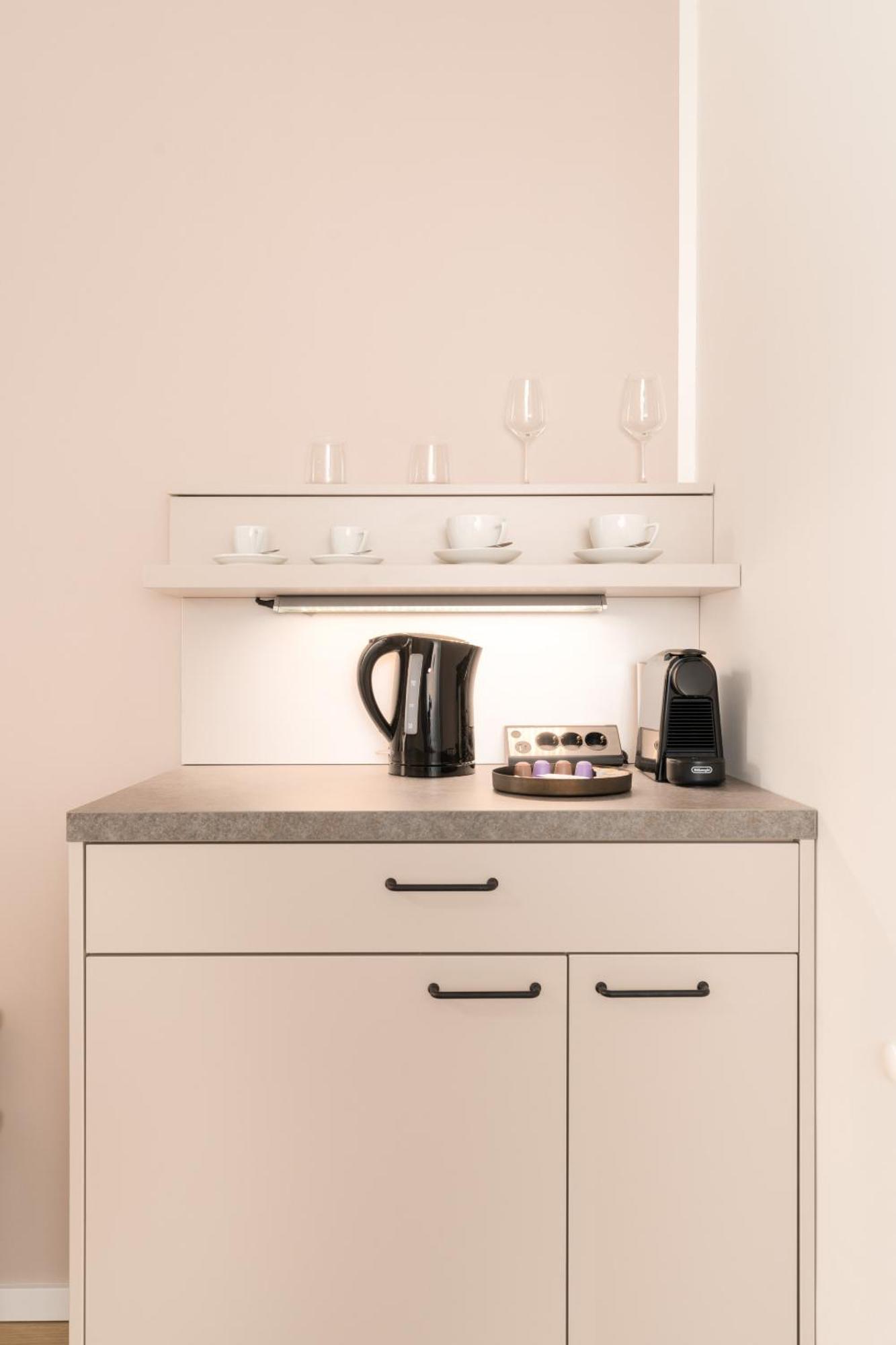 Limehome Vienna Favoritenstr. Bilik gambar